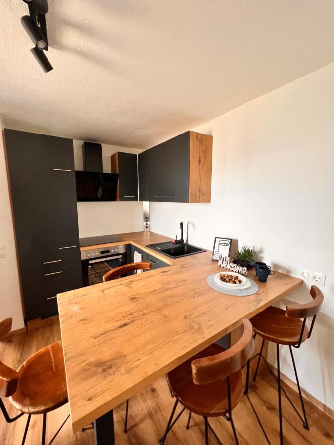 Perfekte Lage! Ganze Wohnung Burgblick Residenz Sankt Veit an der Glan Eksteriør billede